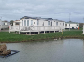 6 BERTH DELUXE ML7 ON THE GOLDEN PALM